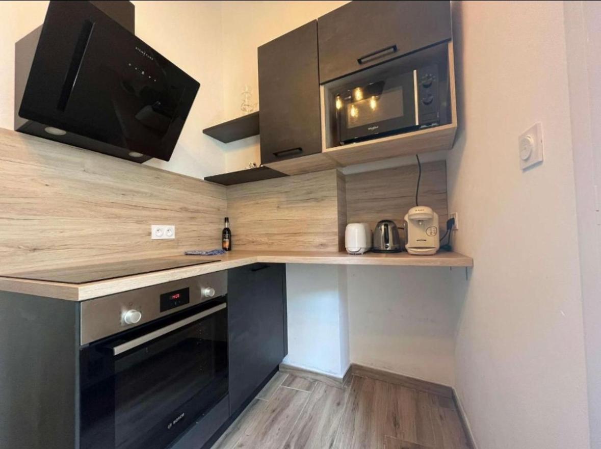 Delice De Nimes Apartment Exterior photo